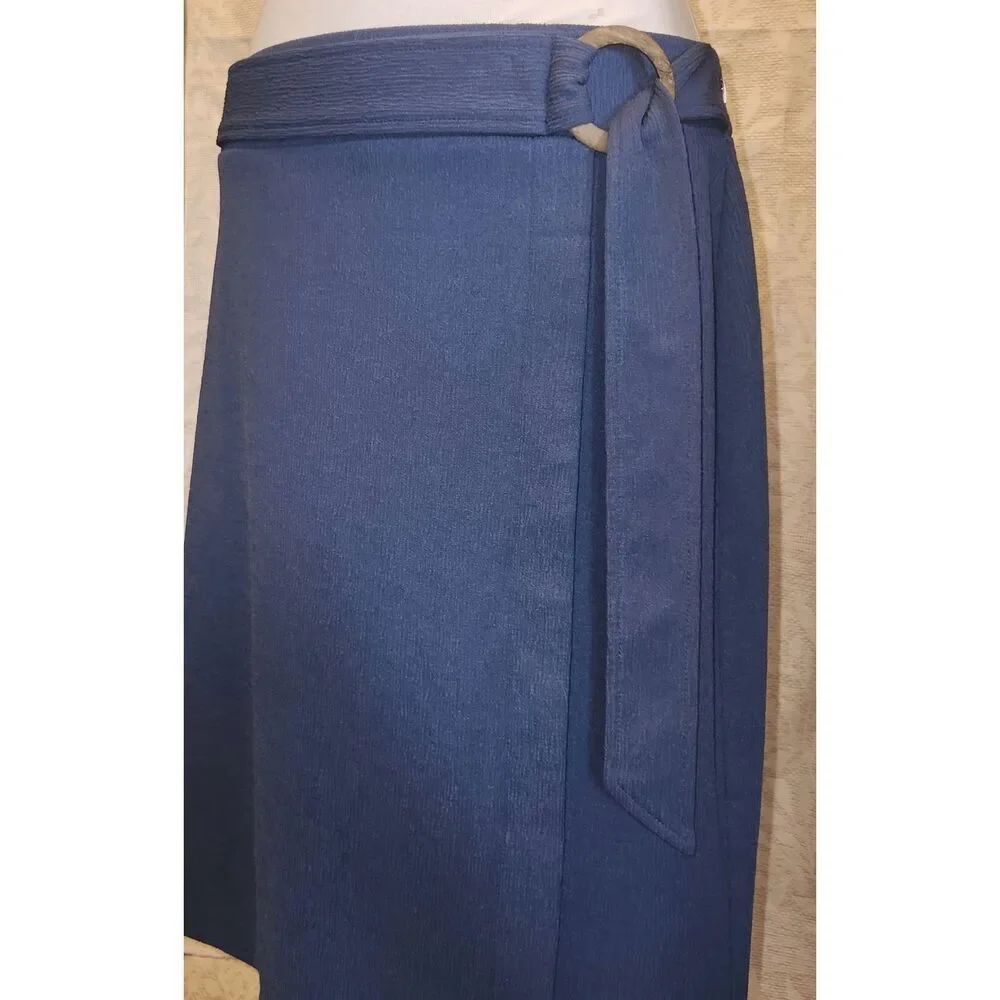 K34 NYCC skirt with cute self belt